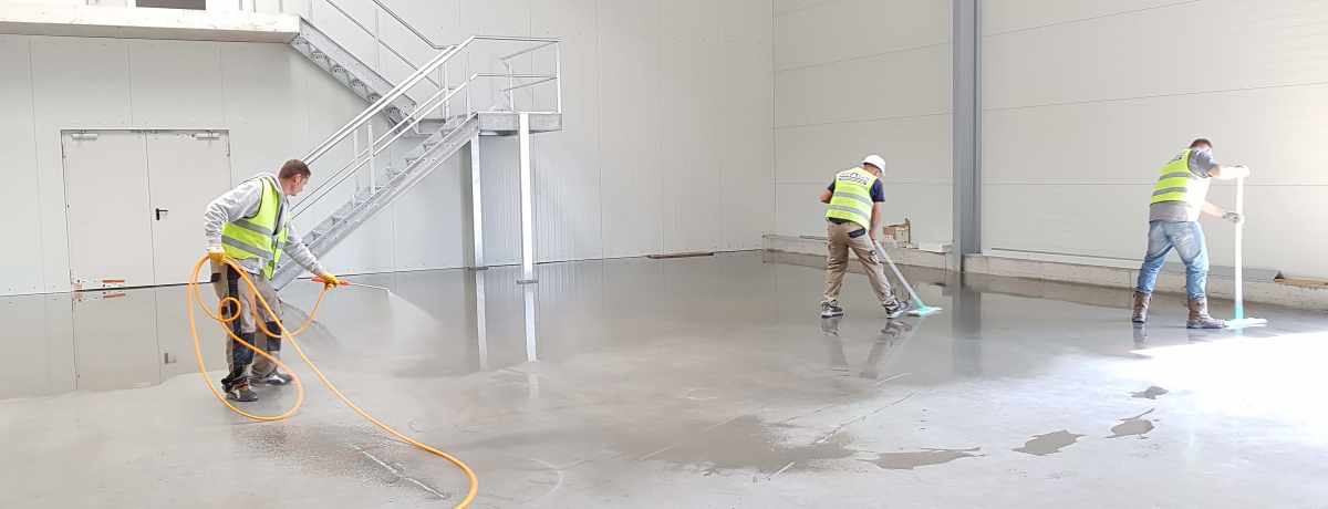 limpieza-despues-de-una-obra-de-reforma-en-una-cocina-en-casa en dos hermanas